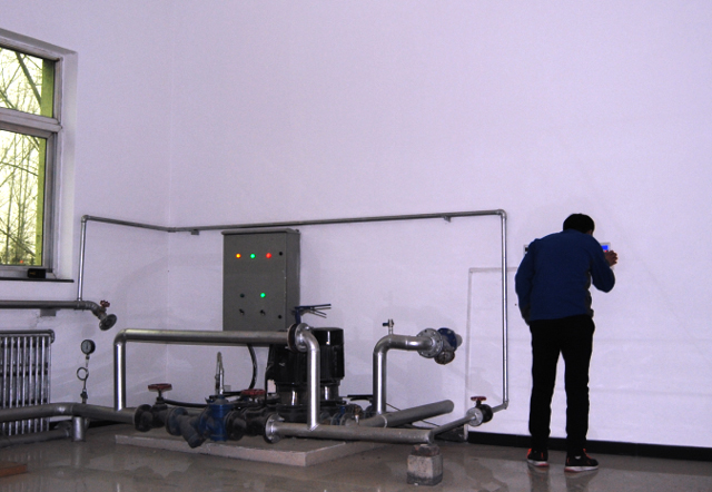 魯禹25P低溫空氣源熱泵馬池口水務站內(nèi)管路控制 魯禹25P低溫空氣源熱泵馬池口水務站內(nèi)管路控制